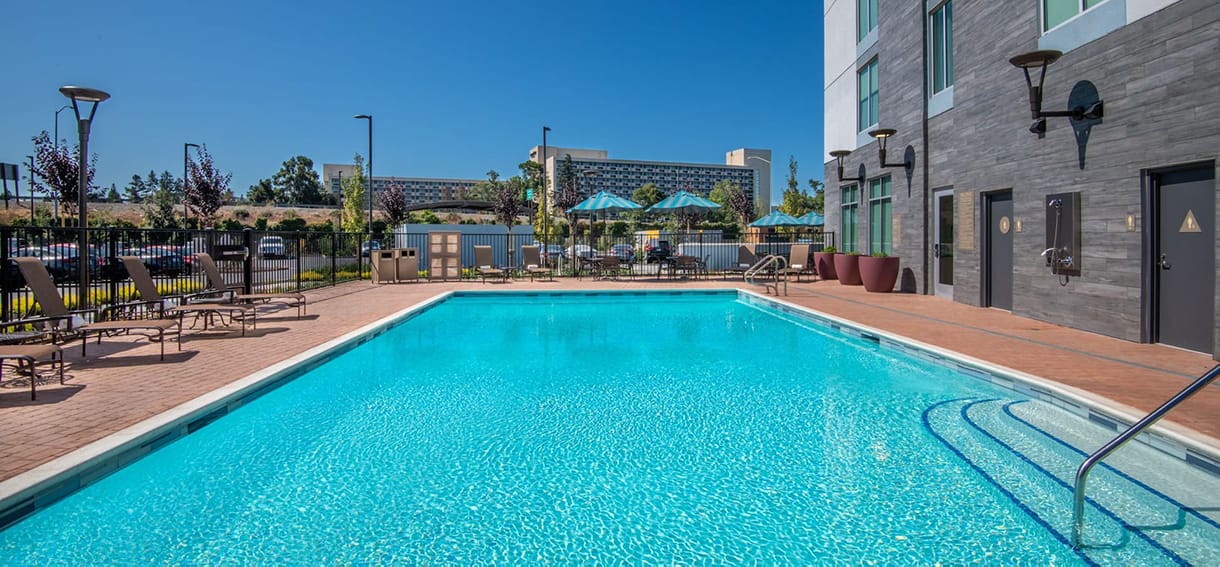 Hotels Near San Jose Airport pool.